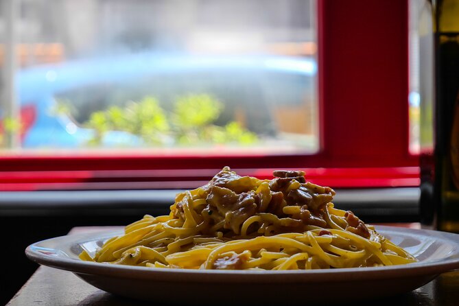 Make Pasta Carbonara from Scratch in a Jazz Club in Venice - What you actually learn: carbonara from scratch, not shortcuts