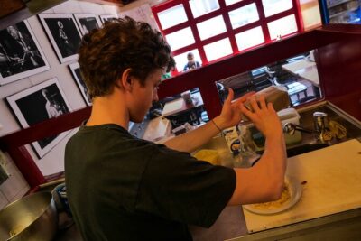 Make Pasta Carbonara from Scratch in a Jazz Club in Venice - Arriving at Al Vapore Jazz Club: the vibe and timing