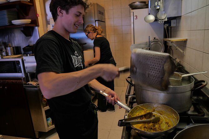 Make Pasta Carbonara from Scratch in a Jazz Club in Venice - Getting there smoothly: meeting point, address issues, and timing safety