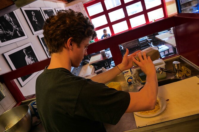 Make Pasta Carbonara from Scratch in a Jazz Club in Venice - Arriving at Al Vapore Jazz Club: the vibe and timing