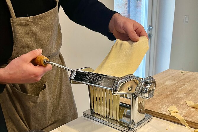 Market Tour and Cooking Class with a Local Venetian Chef - The cooking school kitchen: pasta or gnocchi plus sauce from scratch