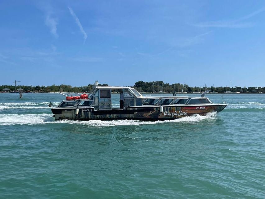 Mini Cruise from Ple Roma to St Mark's areas with guide - What the 20-minute motorboat ride feels like on the Venetian Lagoon