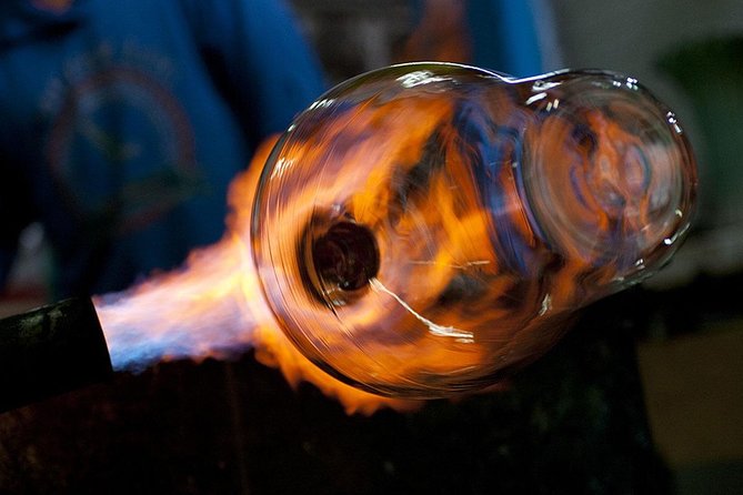 Molten glass magic - Glassblowing class - PRIVATE - The master demo: where you learn the rules of hot glass