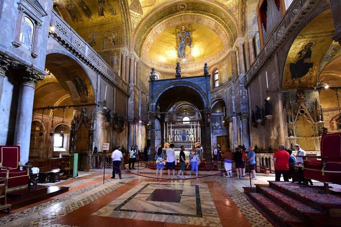 Morning Venice Walking Tour plus St Mark's Basilica Guided Visit - Practical rules: dress code, backpacks, and access fees