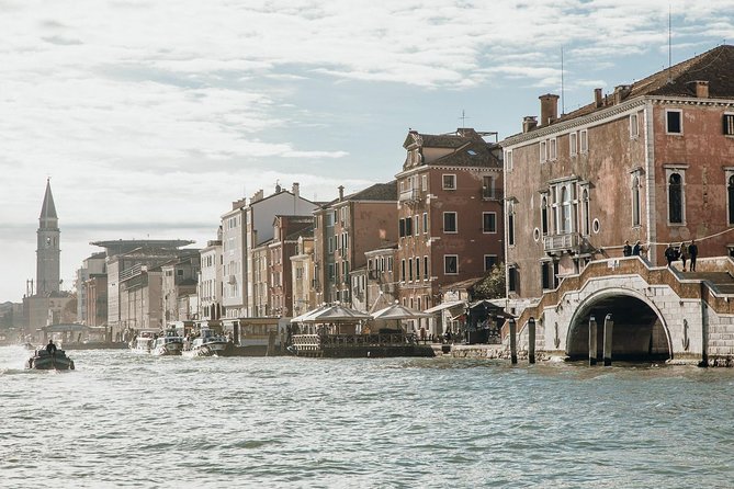 Murano Burano Islands Boat Tour Glass Factory & St Erasmo Winery - The pace and timing: how to enjoy each island without feeling rushed