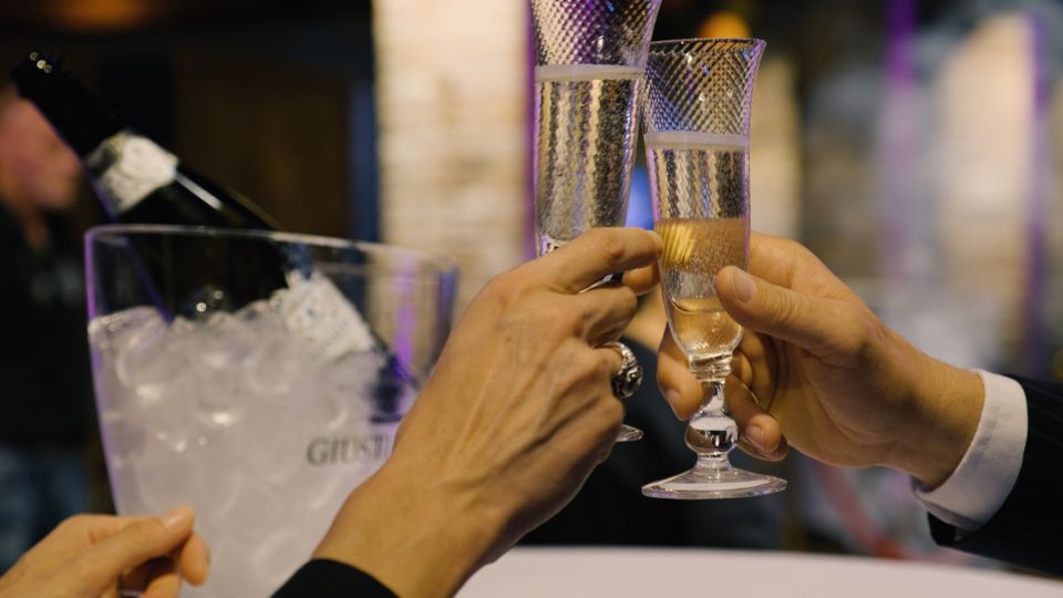 Murano: Glass Blowing Demonstration with Optional Drinks - Key Highlights at a Glance