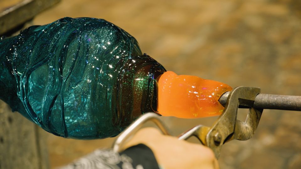 Murano: Glass Blowing Demonstration with Optional Drinks - Seating, Visibility, and the Family-Friendly Factor