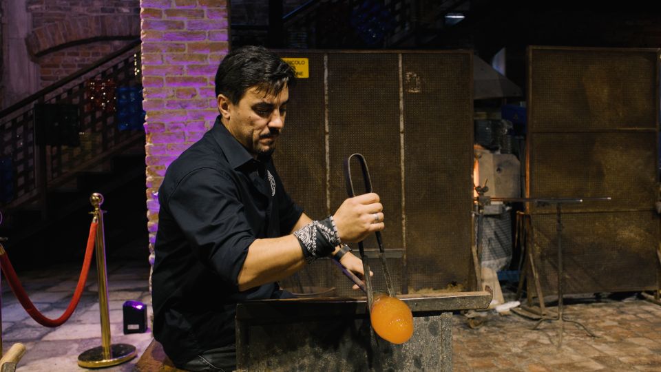Murano: Glass Blowing Demonstration with Optional Drinks - Value: Is $16 a Good Deal for 25 Minutes?