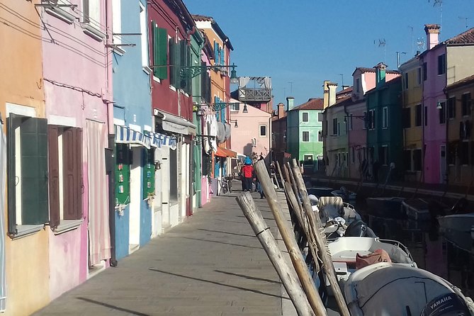 Murano Glass Experience With a Visit to a Burano Lace Island - Why Murano and Burano Works So Well in 5 Hours