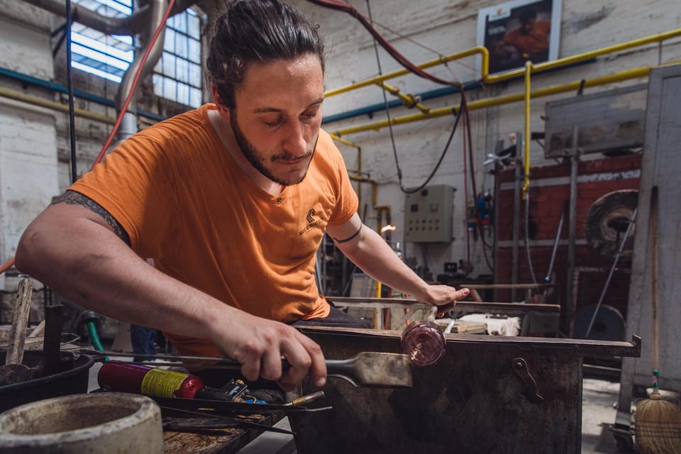 Murano: Glassblowing Workshop for Beginners - 2 hours of instruction: what happens inside the workshop