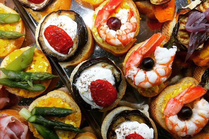 Old Taverns and Rialto Market Food Adventure (come hungry!) - Campo dei Frari shop stop: a short detour that adds local variety