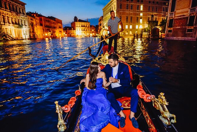 Photo shoot in Venice - Meeting at Calle della Carità: arrive ready