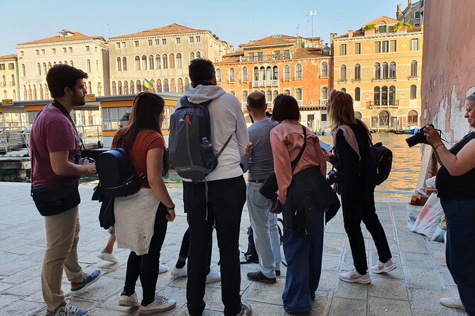 Photography workshop in the magical Venice (3h) - Rialto Walk: Street Scenes Where Composition Becomes a Skill