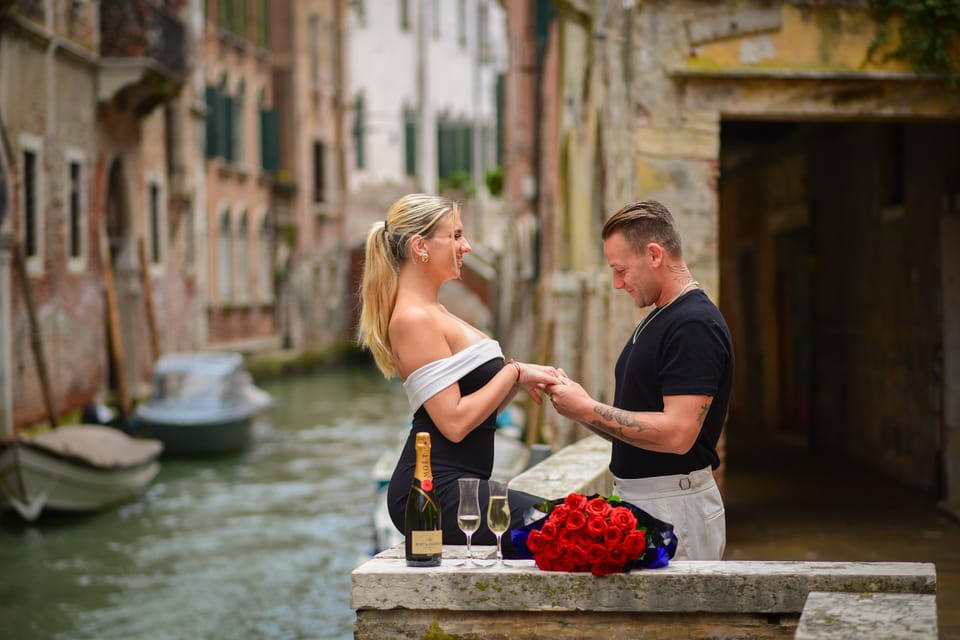 Photoshoot in Venice: Your Story, Our Lens - Book Now! - Key Things That Make This Photoshoot Work in Venice