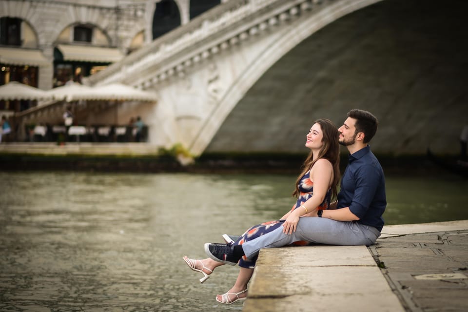 Photoshoot in Venice: Your Story, Our Lens - Book Now! - Daniel’s Pro Guidance: Comfort, Pacing, and Smart Pose Direction