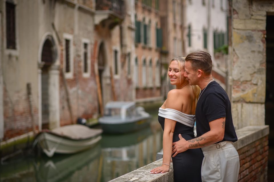 Photoshoot in Venice: Your Story, Our Lens - Book Now! - Meeting at the Rialto Bridge: Fast Start, Better Photos