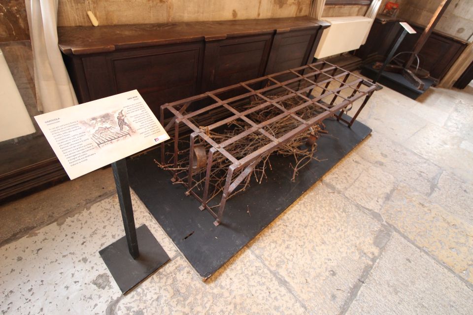 Prisons' Palace: Maleficia, Inquistion torture tools - A Short, Focused Stop Inside Venice’s Prisons’ Palace