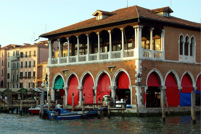 Private 3 hrs Venice Tour: St Mark's, Walking tour & Boat tour - Piazza and Campo Santa Maria Formosa: more than quick photo stops