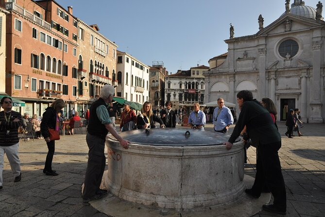 Private 3 hrs Venice Tour: St Mark's, Walking tour & Boat tour - The break between walking and the boat: use it like a local