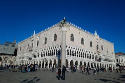 Private 4hrs Venice Tour: Doge's Palace, Grand Canal & St Mark's - Inside Doge’s Palace and the Prisons: Where Venice’s Power Shows