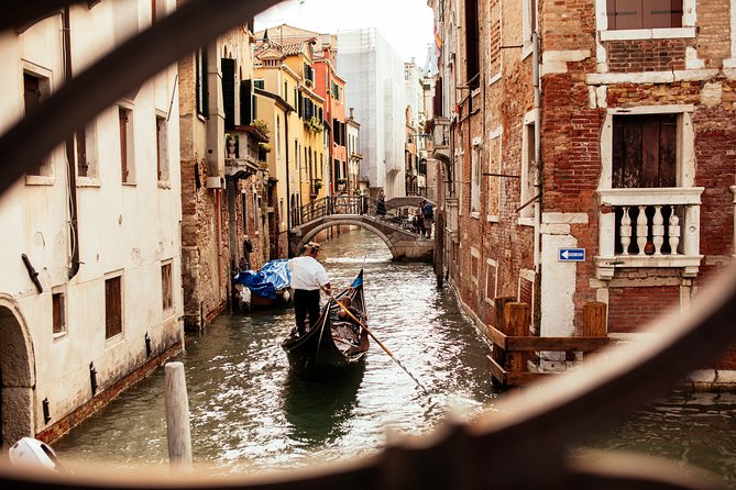 Private City Kickstart Tour: Venice - Stop 3: Your 1-Hour Orientation Walk Through Real Venice Streets