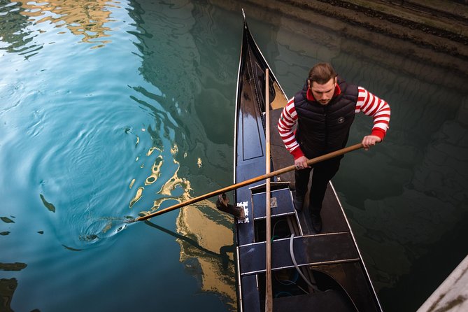 Private Crafted Gondola Ride on the Grand Canal - Your 30-minute ride: Canal Grande plus the inner canals