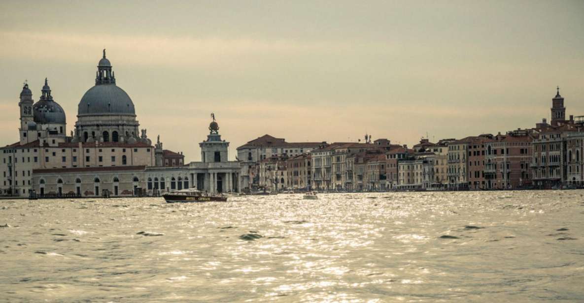 Private Cruise: Venice Viewed by the Water - Quiet Side Canals: Silence, Details, and Rooftop Silhouettes