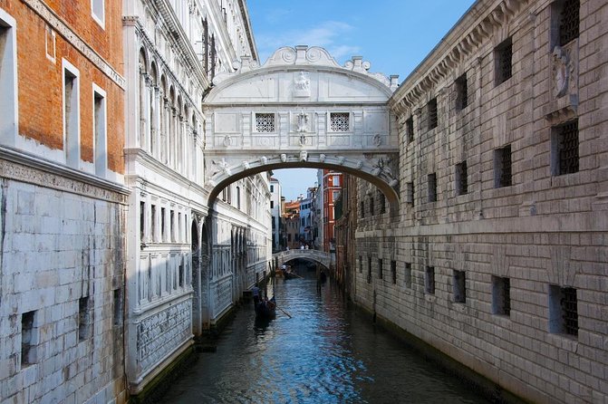 Private Gondola Ride and Photoshoot - The Key Things That Make This Photoshoot Worth Your Time