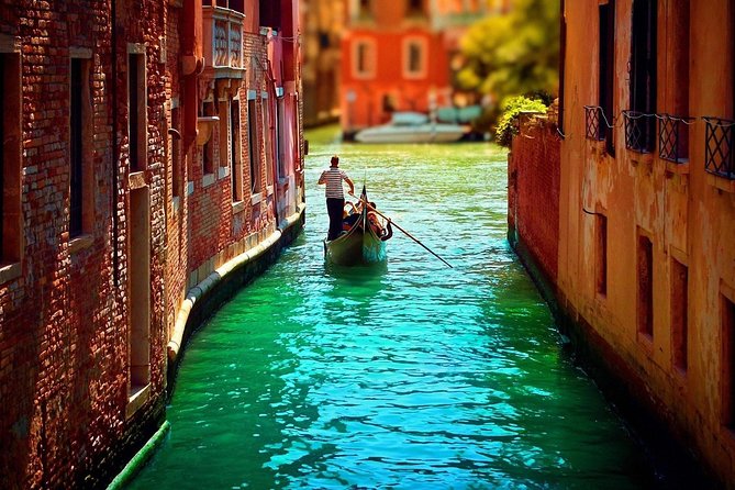 Private Gondola Tour - Grand Canal Views and Minor Canal Turns: The Sights From Below