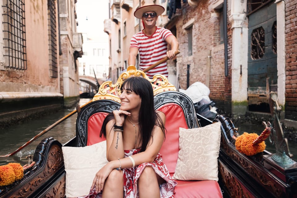 Private Photoshoot of Your Gondola Ride in Venice - From San Zaccaria to the Canals: How This Photoshoot Actually Flows