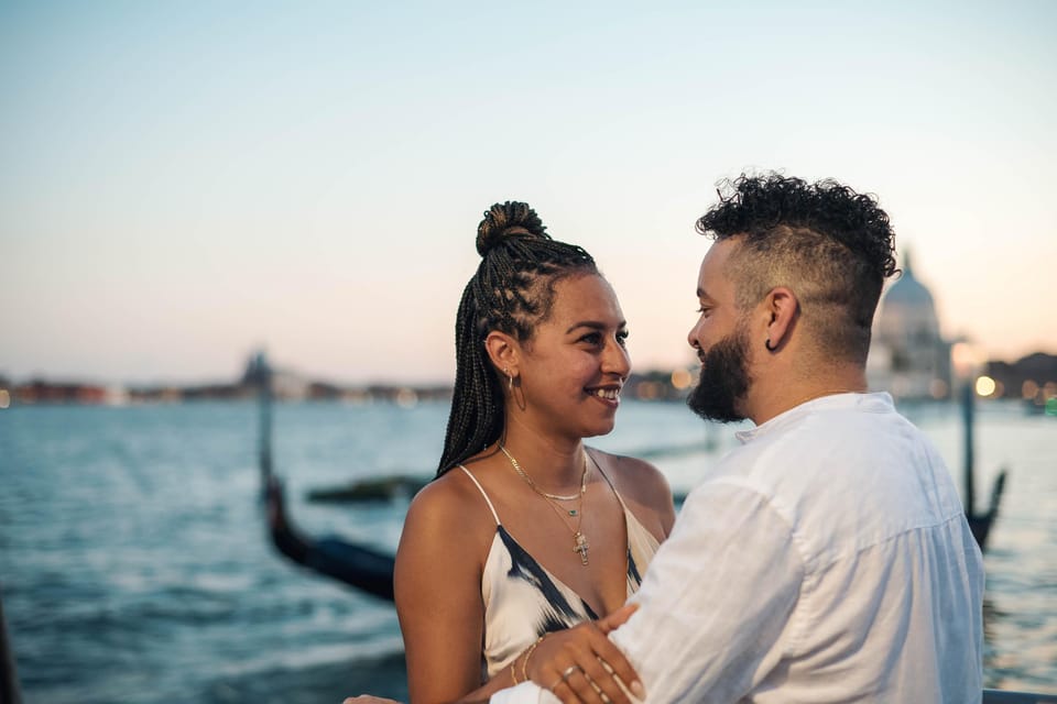 Private Photoshoot of Your Gondola Ride in Venice - Price and Value: $368.18 for Up to Four People