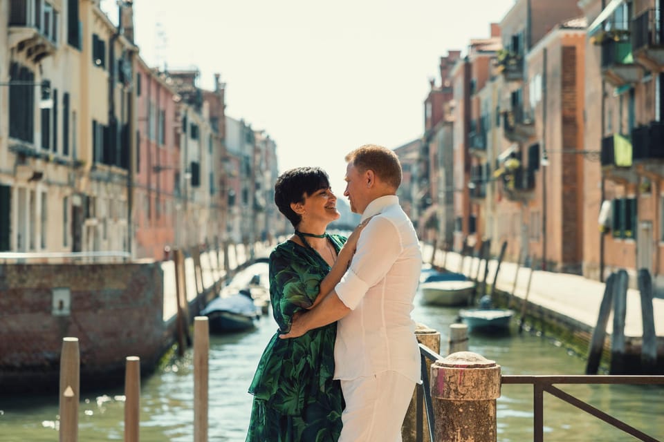 Private Photoshoot of Your Gondola Ride in Venice - Logistics That Matter in Venice (So Your Photos Don’t Get Stressful)