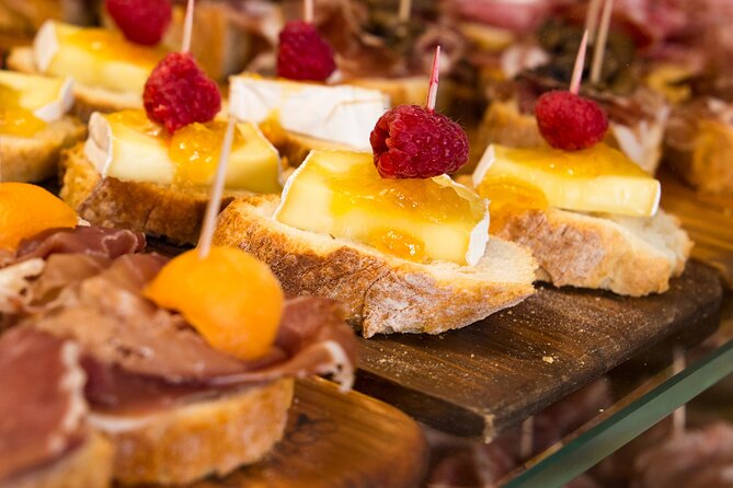 Private Secret Venice Tour; Rialto Market, San Polo & Food and Wine tasting - San Polo’s Old Streets: Carampane Stories and the Shape of Old Markets