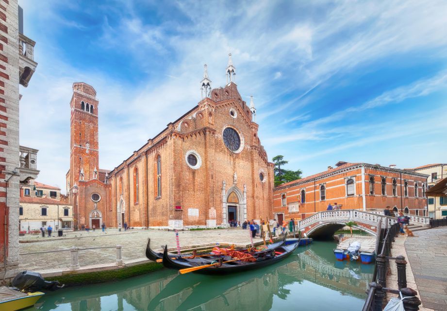 Private tour Rialto area and Frari Church 2-Hour Tour - Rialto Bridge up close: the one-arch icon and the shops above
