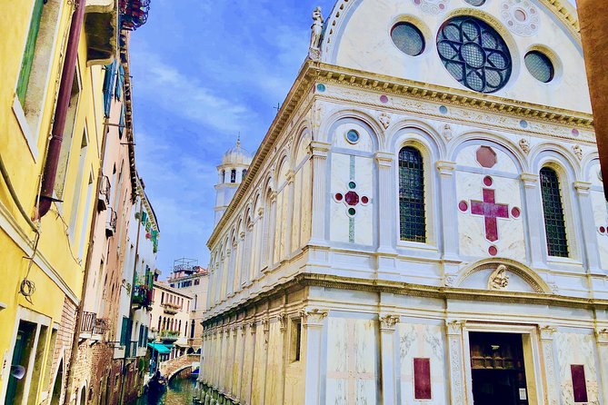 Private Tour: Venice Art and Architecture Walking Tour - Campo San Bartolomeo and Goldoni’s statue: a small start with a big vibe
