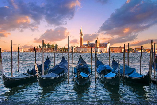 Private Tour: Venice Gondola Ride with Serenade - Meeting point confusion: where you check in vs where you board