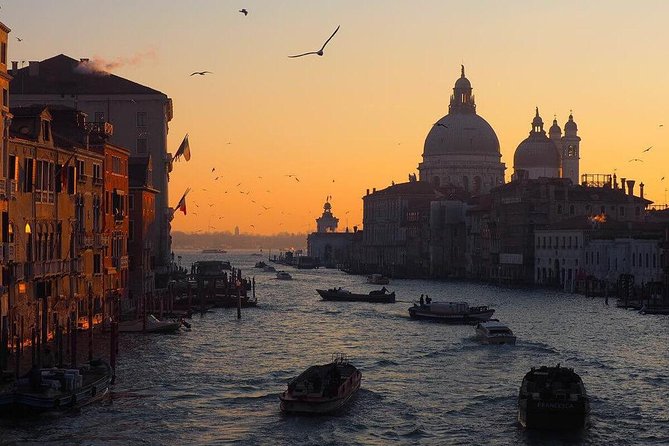 Private Tour: Venice Grand Canal Evening Boat Tour - Meeting at San Marco Giardinetti: Go Early, Expect Crowds
