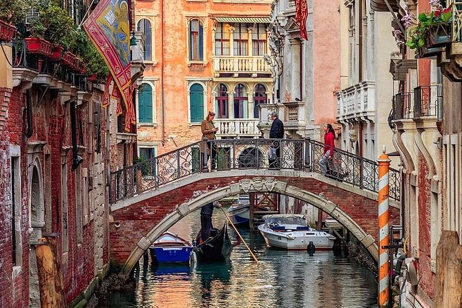 Private Tour: Venice Half-Day Walking Tour - La Fenice, Campo Manin, and the Scala Contarini del Bovolo staircase