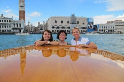 Private Venice 2 hrs Tour: Boat & Walking Tour with food tasting - Meeting at Giardini Reali: Simple Start, No Hotel Pickup