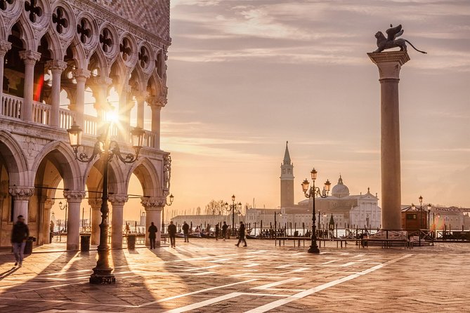 Private Venice City Tour and Gondola Ride - Piazza San Marco: 30 minutes to set the stage