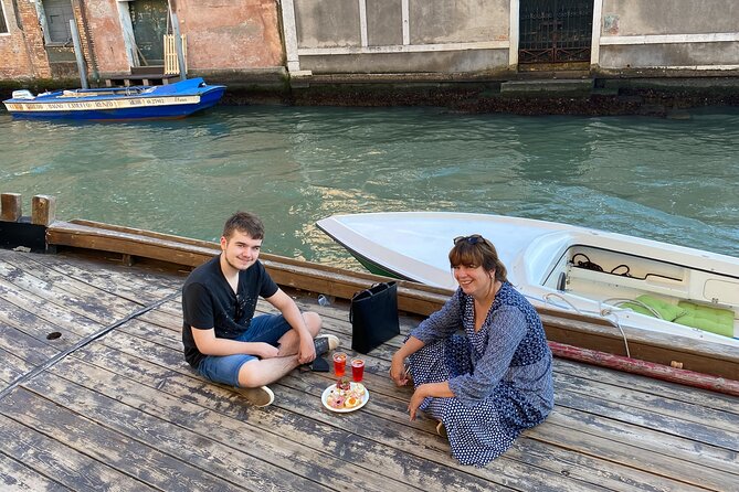Private Venice Tour with a Local, Highlights & Hidden Gems, 100% Personalised - A secret canal-side path to a pier with Rialto views