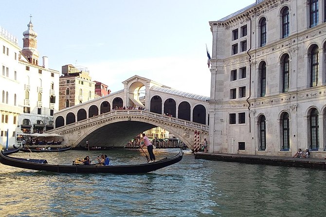 Private Venice walking tour plus Murano island lunch and glass factory visit - Private guide + small group: the real Venice advantage