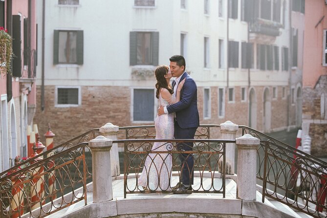 Professional Photoshoot in Venice - San Marco-to-Rialto Walk: How the Backdrop Gets Better as You Move