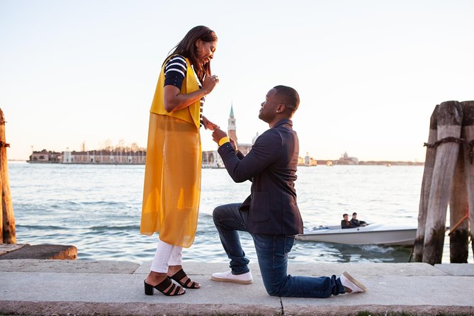 Proposal Photographer in Venice - Price and value: $308.53 per group (up to 6) for about an hour