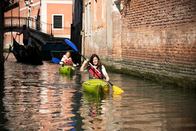 Real Venetian Kayak - Tour of Venice Canals with a Local Guide - Guide Style and What You’ll Learn Beyond the Photo Stops