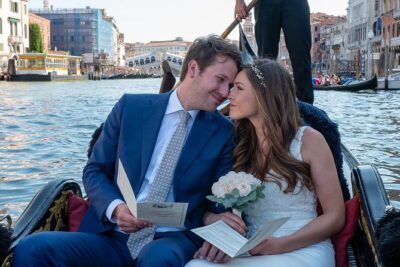 Renew your wedding vows on a romantic gondola - Getting to the Gondola Station: St Mark’s Footsteps and the Walk Pace