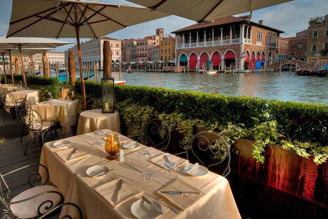 Rialto Market Food and Wine Lunchtime Tour of Venice - Rialto Market lunch: where Venice starts (and keeps going)