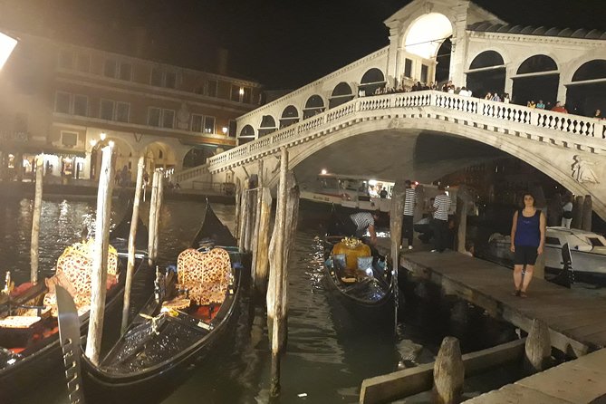 Rialto Market Food and Wine Lunchtime Tour of Venice - Weather, fish market closures, and the €5 access fee