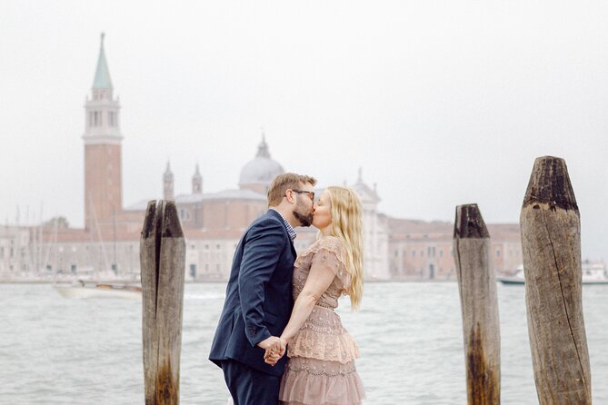 Romantic Photoshoot in Venice - Meeting Point and Timing: Simple Start, Confident Flow