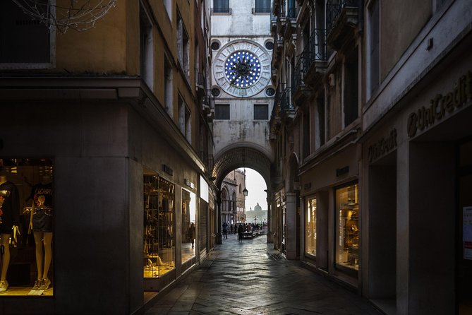 San Marco Pass: Basilica, Doge Pal. & Bell Tower Priority Tickets - Venice Gallery VR: a 15-minute time machine